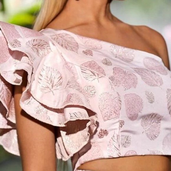 One shoulder leaf pattern ruffle trim top - Picture 2 of 3